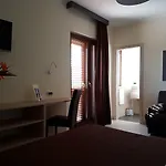 Valentina 4*