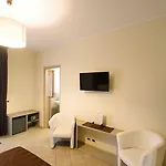 Valentina 4*